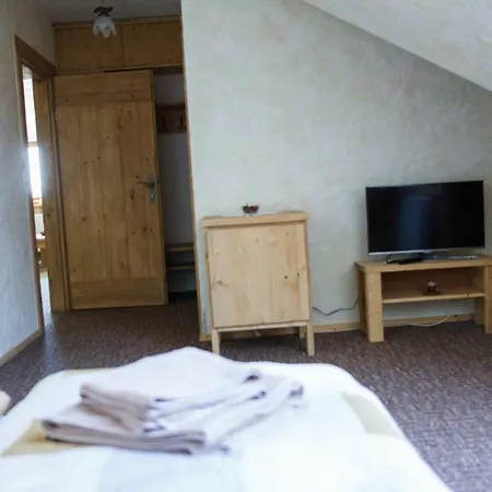 Pod Magurou Pensión